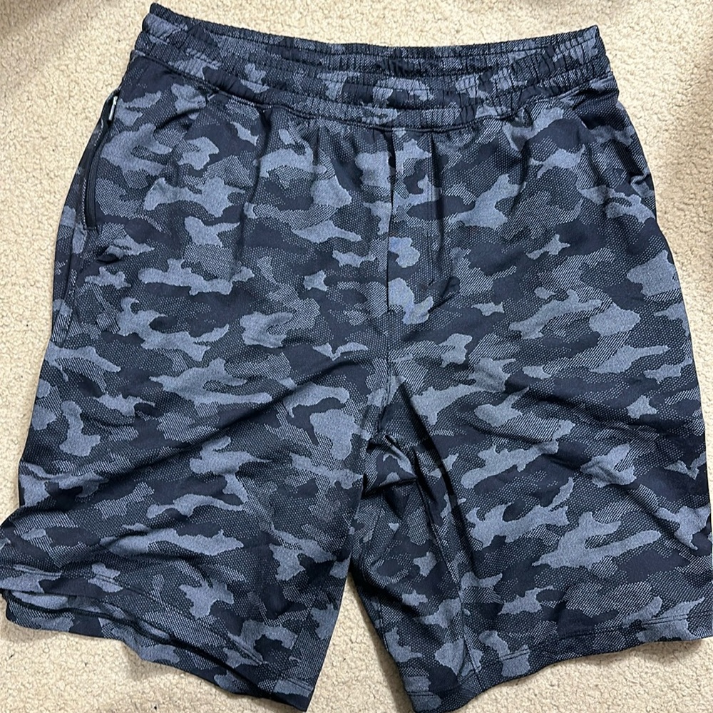 Lululemon - Pace Breaker linerless short” - mens - Large